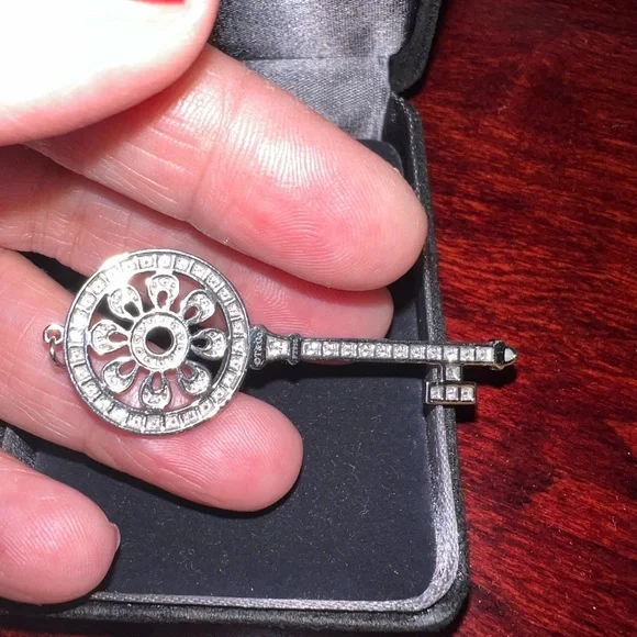 Tiffany & Co LARGE Diamond Platinum Petals Key Pendant Necklace EUC - Picture 9 of 16